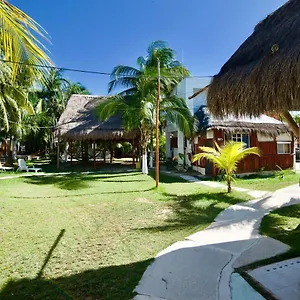  Hostel Golden Paradise